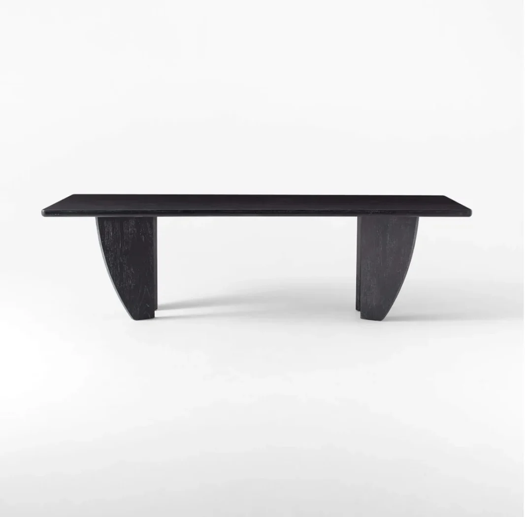 The TAJEMERAT Dining Table