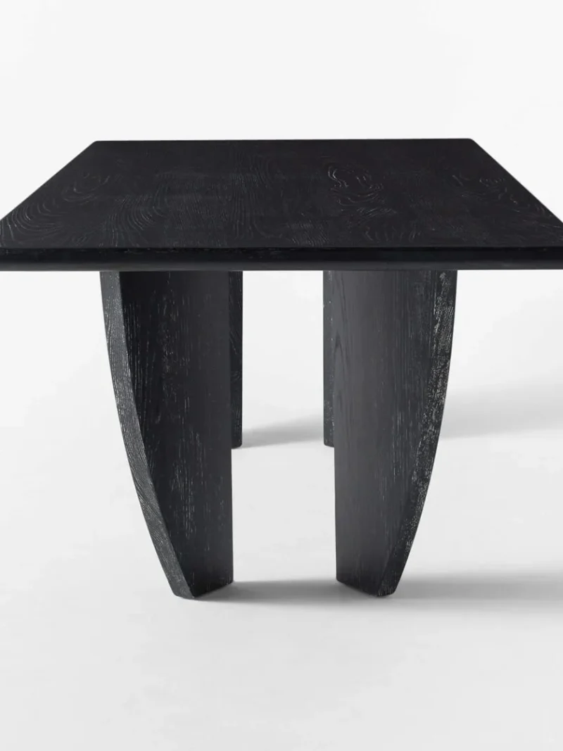 The TAJEMERAT Dining Table