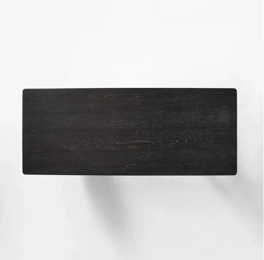 The TAJEMERAT Dining Table