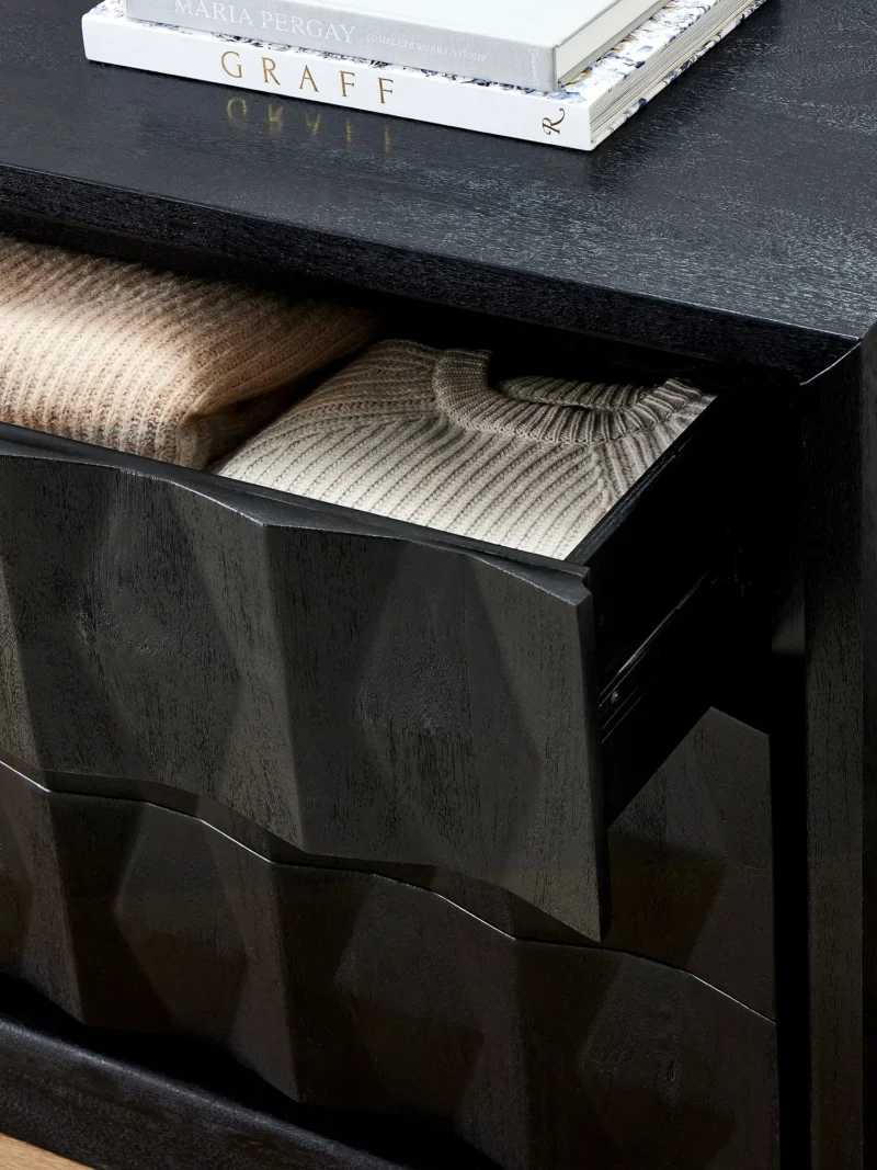 The TAMETTUT Dresser - Chest - Buffet
